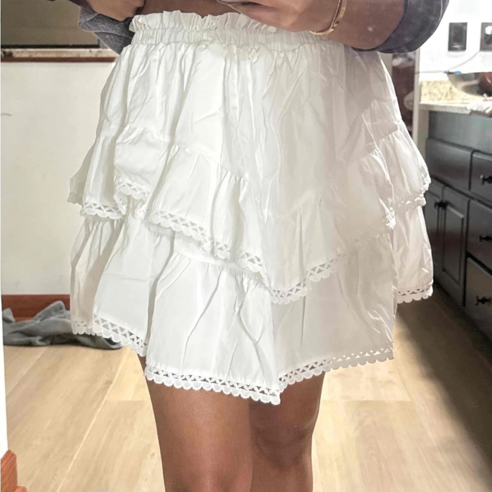 White lace layered skirt